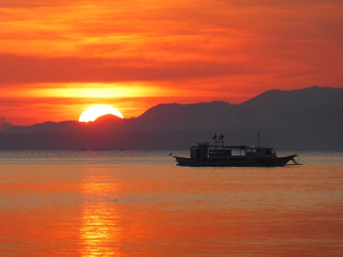 Island View Beachfront Resort 안다 외부 사진