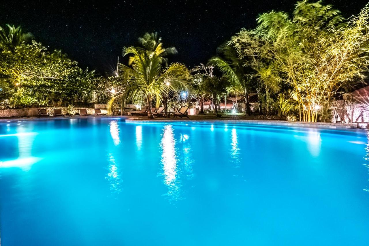 Island View Beachfront Resort 안다 외부 사진